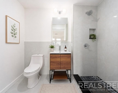 3510 Glenwood Road - Photo Thumbnail 11