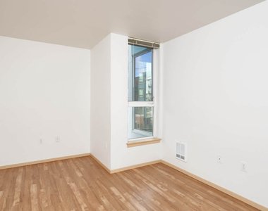 1530 15th Ave - Photo Thumbnail 20