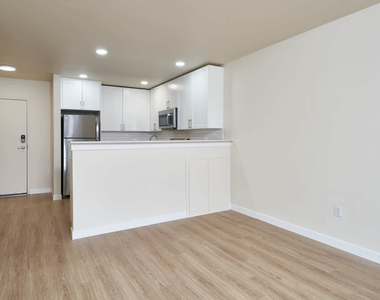 810 12th Avenue - Photo Thumbnail 7