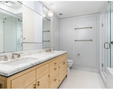 21 E 61st St - Photo Thumbnail 5