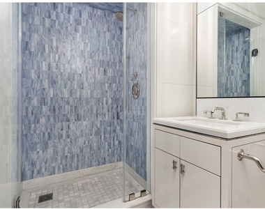 21 E 61st St - Photo Thumbnail 7