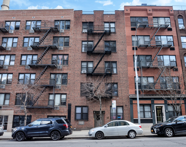 York Avenue - Photo Thumbnail 5