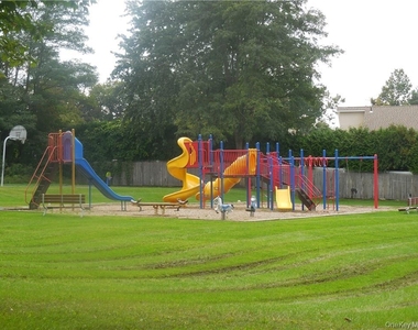 9 Patton Drive - Photo Thumbnail 2