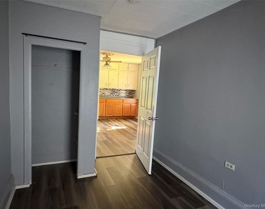 2 Park Place - Photo Thumbnail 11