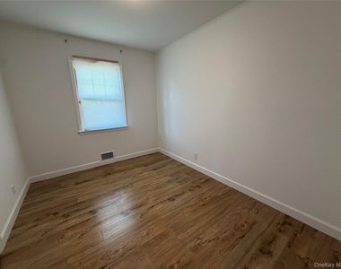 58-04 264th Street - Photo Thumbnail 7