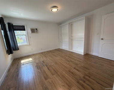 58-04 264th Street - Photo Thumbnail 6