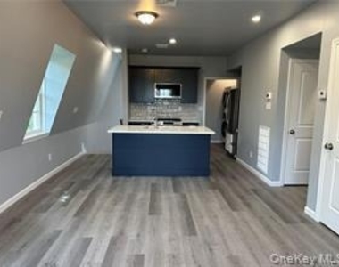 58 S Prospect Street - Photo Thumbnail 2