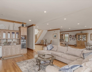 672 Dune Road - Photo Thumbnail 8