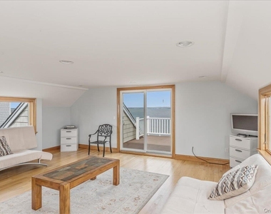 672 Dune Road - Photo Thumbnail 32