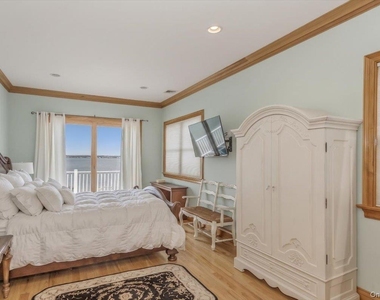 672 Dune Road - Photo Thumbnail 30