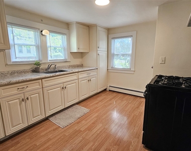 2 Murray Avenue - Photo Thumbnail 4