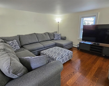 2 Murray Avenue - Photo Thumbnail 3
