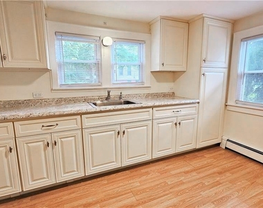 2 Murray Avenue - Photo Thumbnail 1