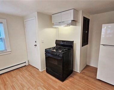 2 Murray Avenue - Photo Thumbnail 2