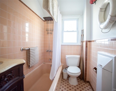 272 Laurelton Boulevard - Photo Thumbnail 14