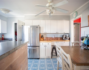 272 Laurelton Boulevard - Photo Thumbnail 6