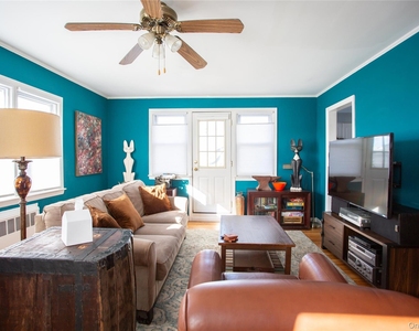 274 W Walnut Street - Photo Thumbnail 1