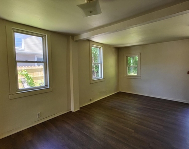 92 E Main Street - Photo Thumbnail 3
