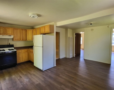 92 E Main Street - Photo Thumbnail 2