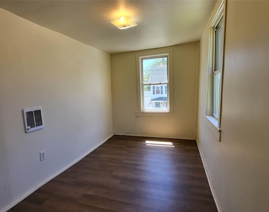 92 E Main Street - Photo Thumbnail 6