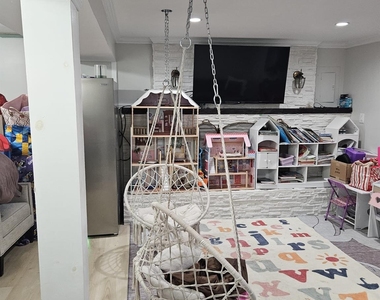 127 Berkeley Avenue - Photo Thumbnail 6