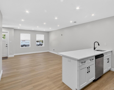 283 Delaware Avenue - Photo Thumbnail 5