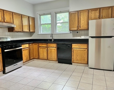 5 Lester Place - Photo Thumbnail 1