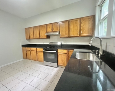 5 Lester Place - Photo Thumbnail 2