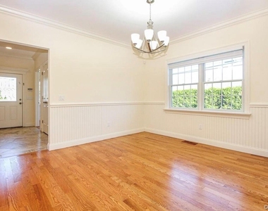 114 Oak Street - Photo Thumbnail 3