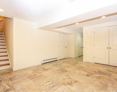 114 Oak Street - Photo Thumbnail 17