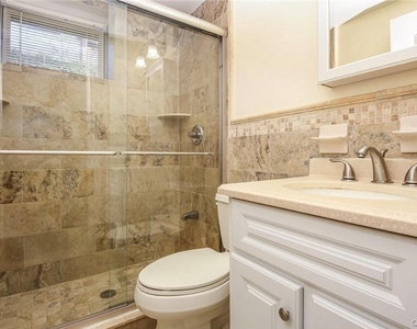 114 Oak Street - Photo Thumbnail 20