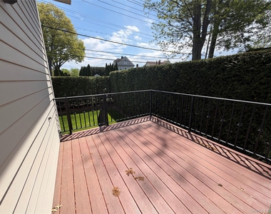 114 Oak Street - Photo Thumbnail 21