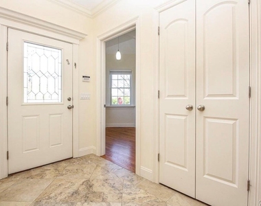 114 Oak Street - Photo Thumbnail 1