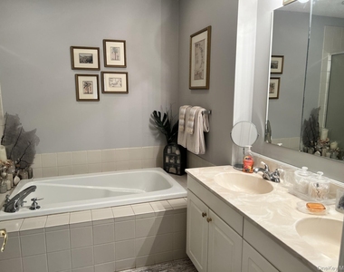 670 Heritage Hills - Photo Thumbnail 13
