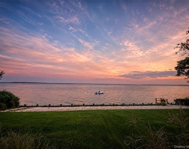 8908 Peconic Bay Boulevard - Photo Thumbnail 15