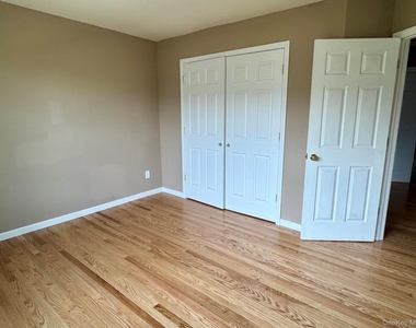 8 Seeley Bull Street - Photo Thumbnail 38