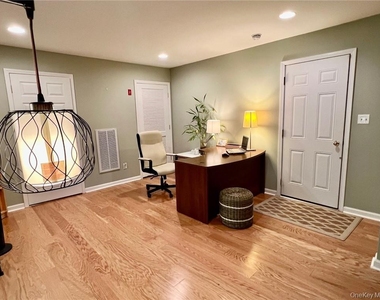 20 Seeley Bull Street - Photo Thumbnail 24