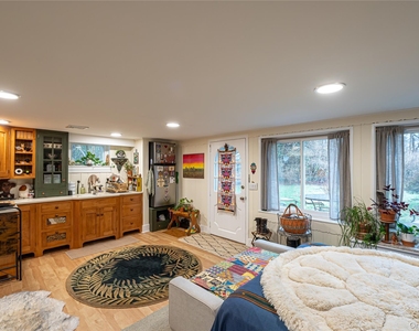 23 Pinetree Lane - Photo Thumbnail 14