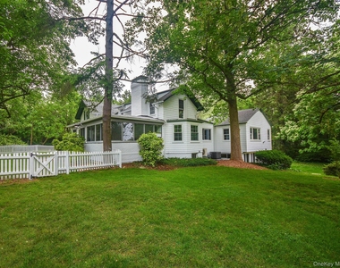 23 Pinetree Lane - Photo Thumbnail 2