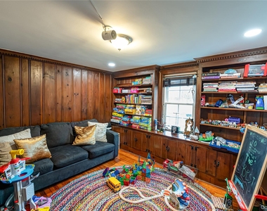 23 Pinetree Lane - Photo Thumbnail 11