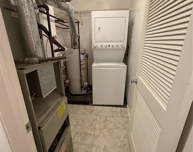 2509 Candlelight Court - Photo Thumbnail 13