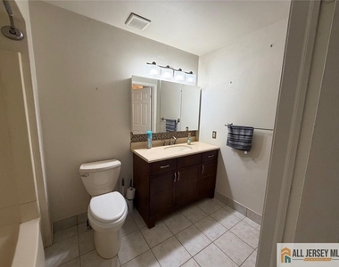 2509 Candlelight Court - Photo Thumbnail 11