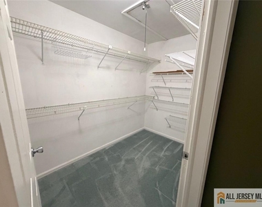 2509 Candlelight Court - Photo Thumbnail 8