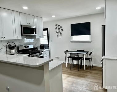 85 Woodrow Avenue - Photo Thumbnail 2