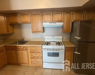 399 North Avenue - Photo Thumbnail 3