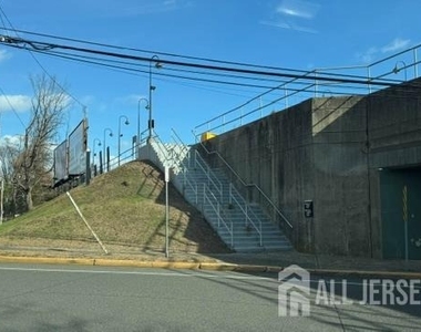 399 North Avenue - Photo Thumbnail 1