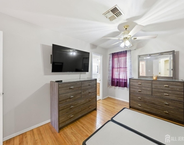 587 Marlboro Road - Photo Thumbnail 14