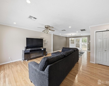 587 Marlboro Road - Photo Thumbnail 3