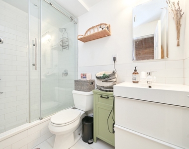 410 E 64th Street - Photo Thumbnail 10