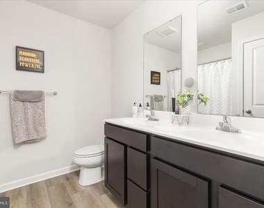 130 Calais Place - Photo Thumbnail 32